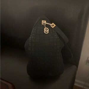 Elegant Valentino Black Quilted Women's Bag